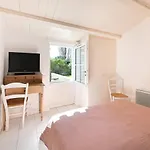 Maison Familiale Calme Avec Jardin Et Terrasse Plein Sud - - Fr-1-434-103 *